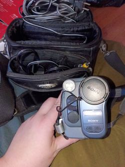Old Sony Handycam w/ Original bag & Accesories