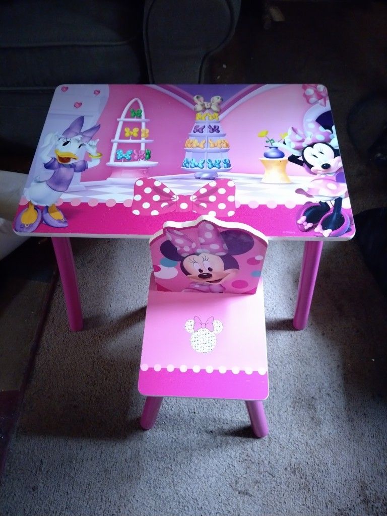 Minie Mouse Table And Chair