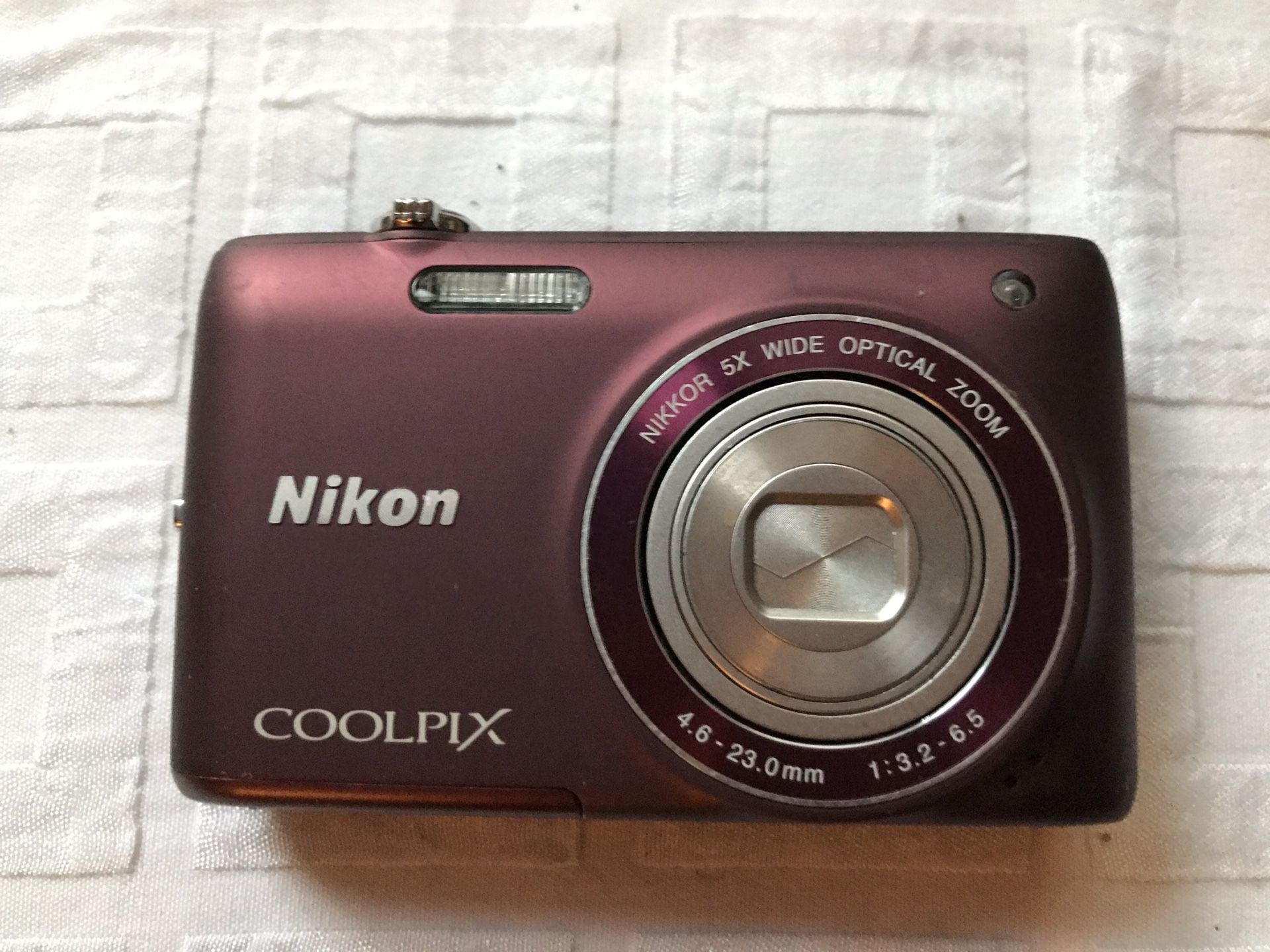 Nikon coolpix digital camera With accessories & case