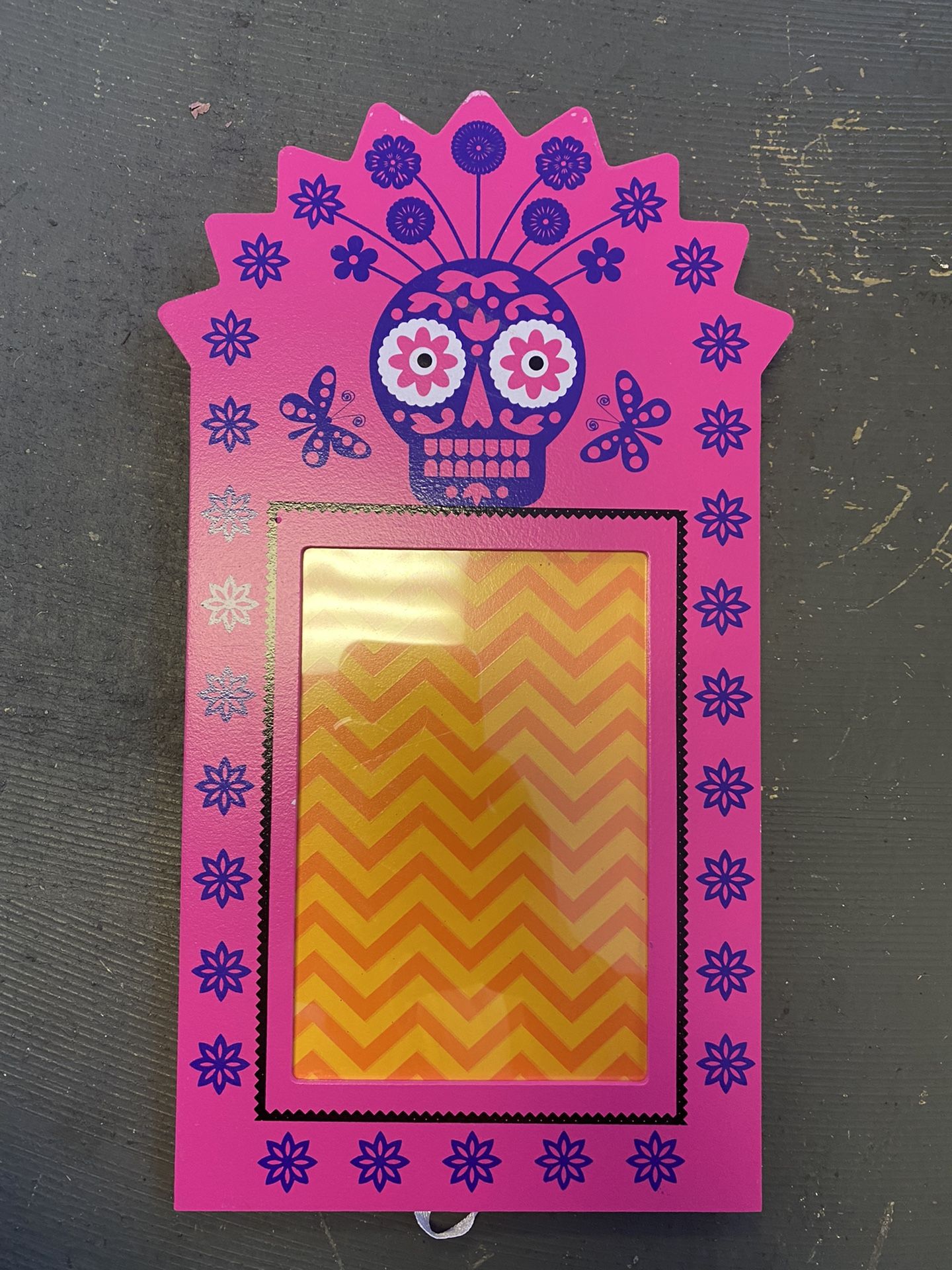 Pink color pic frame