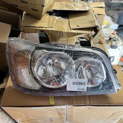 2001-2003 Toyota Highlander Right Passenger Headlight