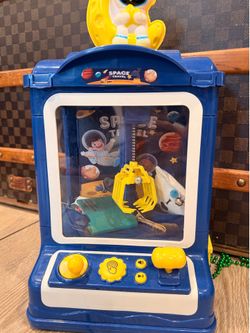 Mini claw machines