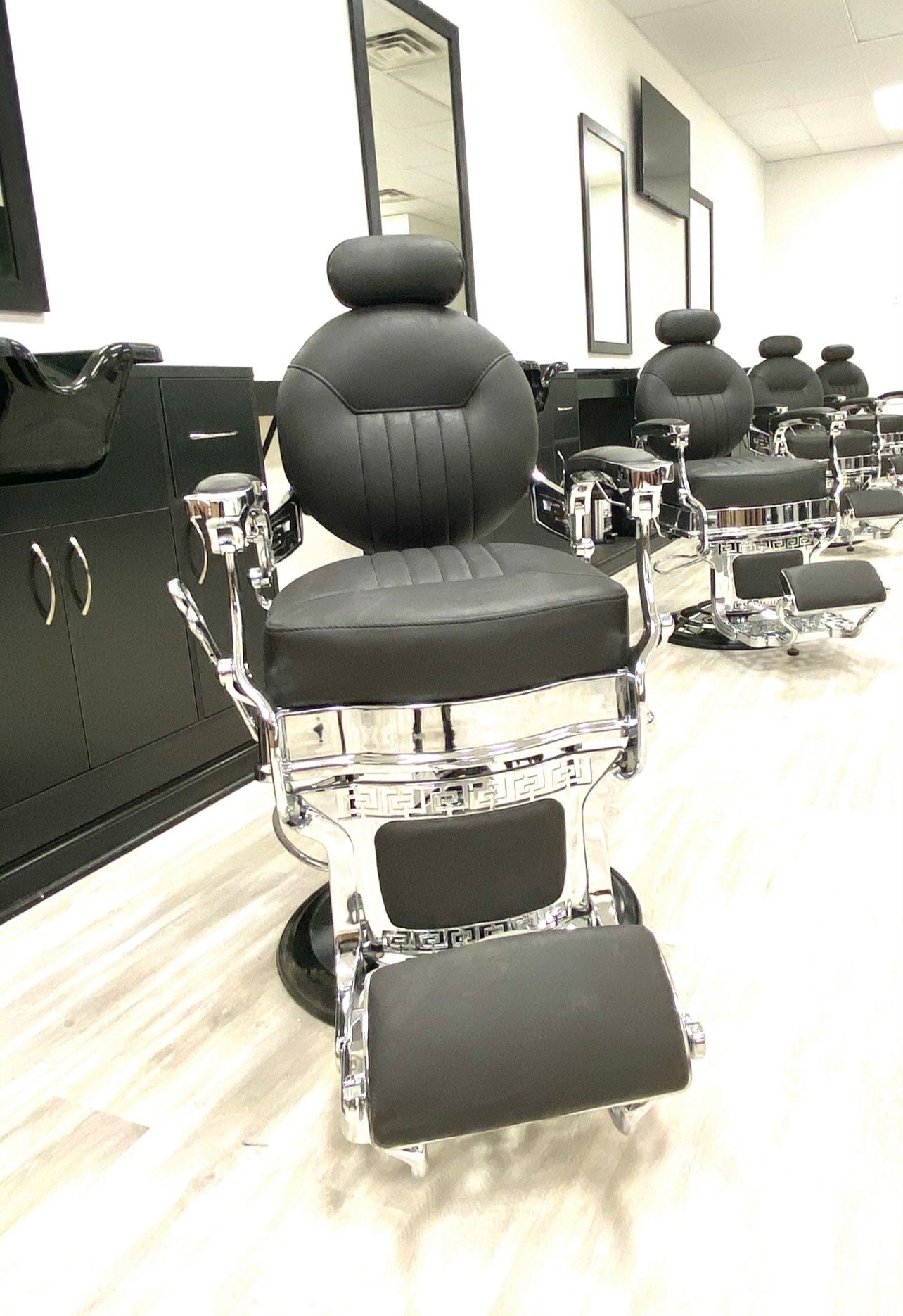 🔑 Full Barbershop Setup – Everything Included 💈 (Cicero/South Austin)