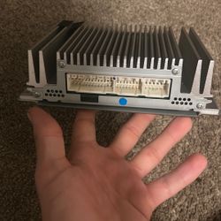 Hyundai sonata car amp