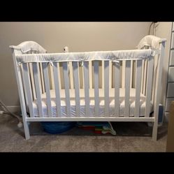 White Crib For Baby With Mattress 