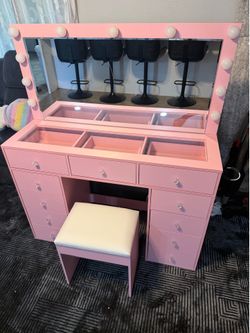 new vanity with chair