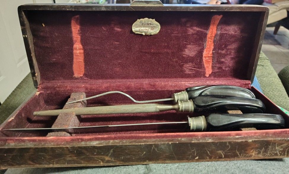 Flint Antique Carving Set