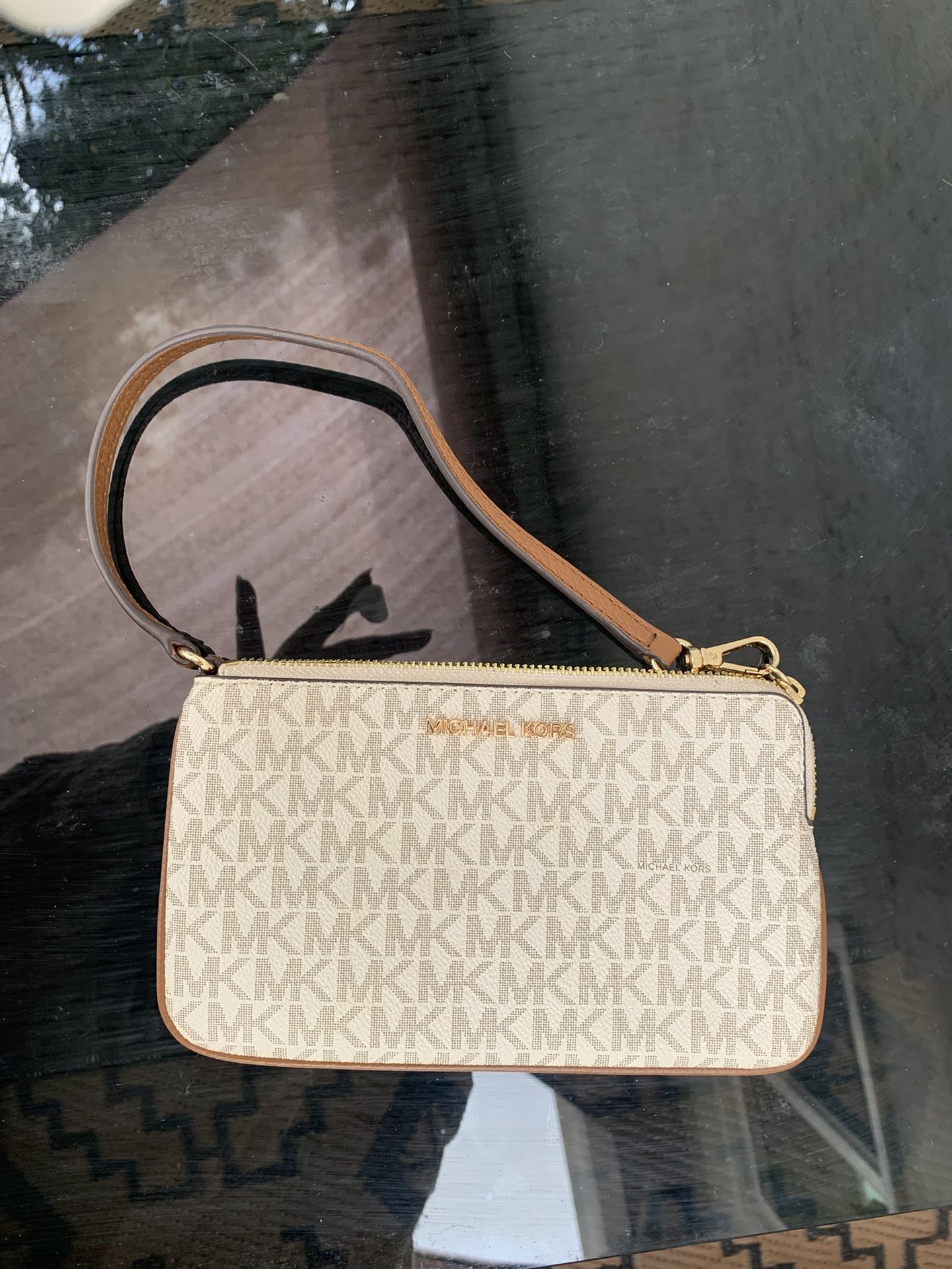 Michael Kors Wristlet