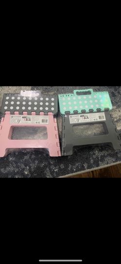 Homestyle foldable step stool