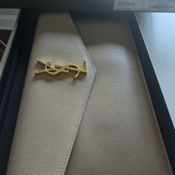 PRICE DROP! 2-YR YSL LEATHER CLUTCH 
