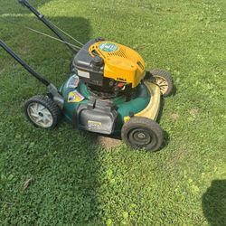 YardMan Old Beater Mower 6hp With 20” Cut. Runs And Mows. Must Pickup