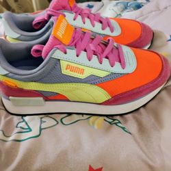 New PUMA size 3.5y