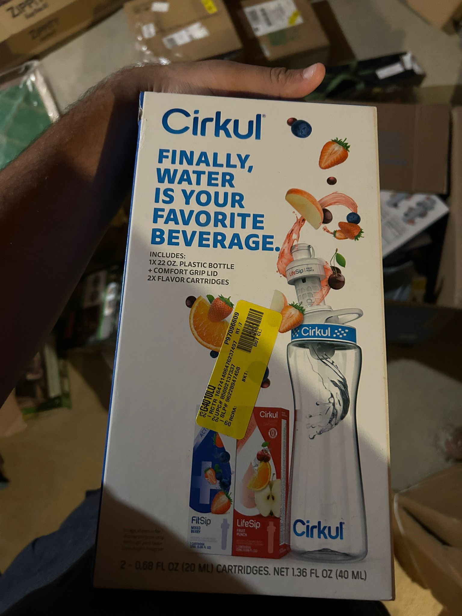 Cirkul 22 oz Plastic Water Bottle Starter Kit with Blue Lid and 2 Flavor Cartridges (Fruit Punch & Mixed Berry)