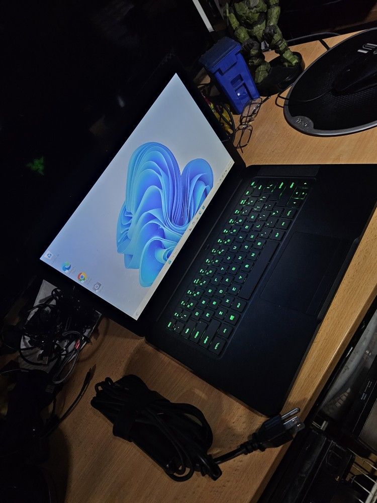 Razer Blade 14 Touchscreen Gaming PC i7-2,60GHz-CPU 16GB Ram 512GB NVMe M.2 SSD GPU GTX