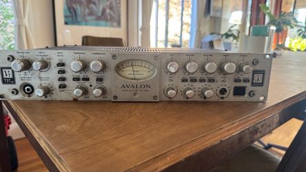 Avalon 737