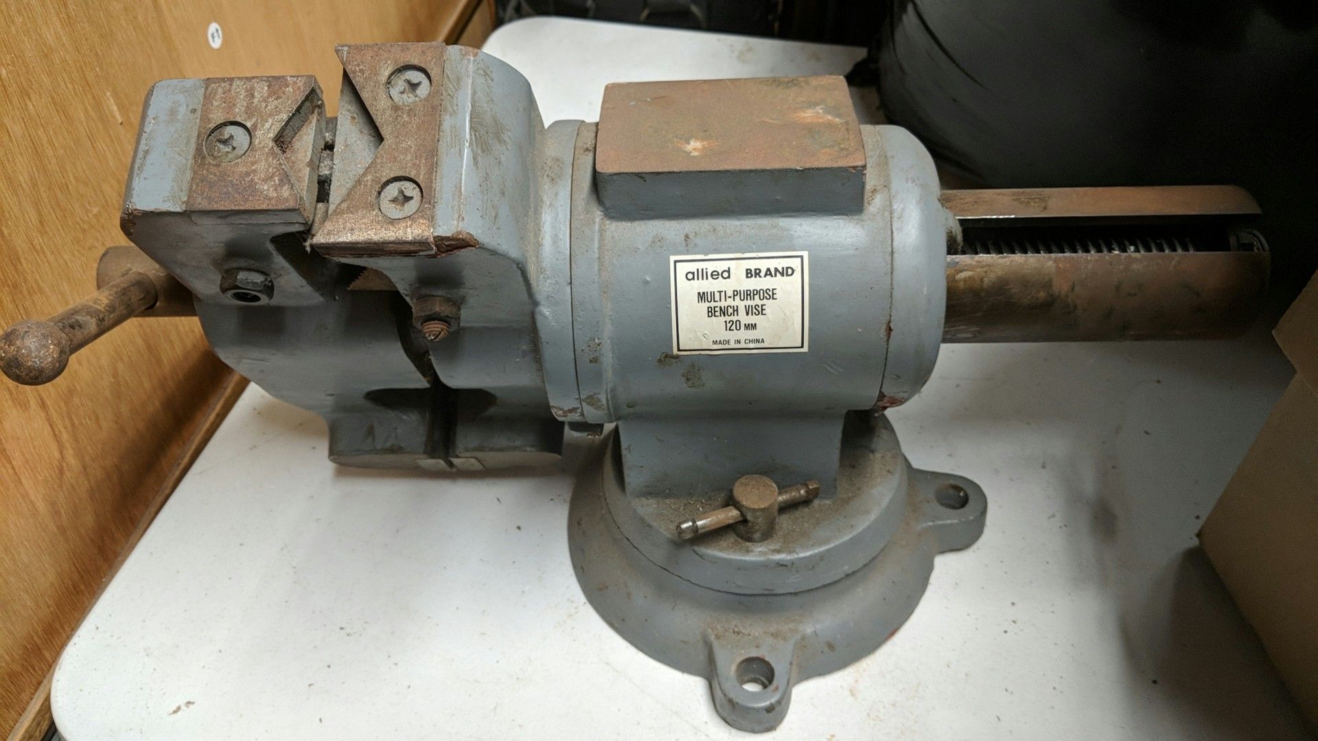 Allied brand multi purpose bench vise 120mm for Sale in La Mirada