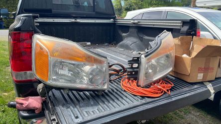 2012 Nissan titan headlights