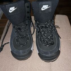 Nike City Classic Black (Women's) Size 8