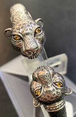 JAI Thailand Hinged Silver Bangle w/Big Cats!