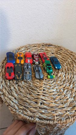 Hot Wheels Die-Cast Cars Lot of 11