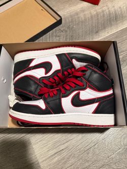 Jordan 1 bloodline women’s 7