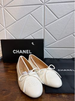 White Leather Ballet Flats – Size US 7 (EU 37)