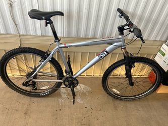 Diamondback Response mountain bike