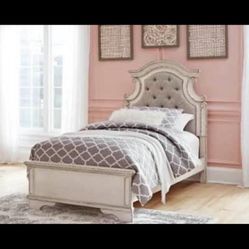 Twin  Bed