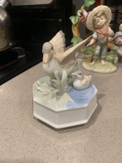 Otagiri porcelain music box