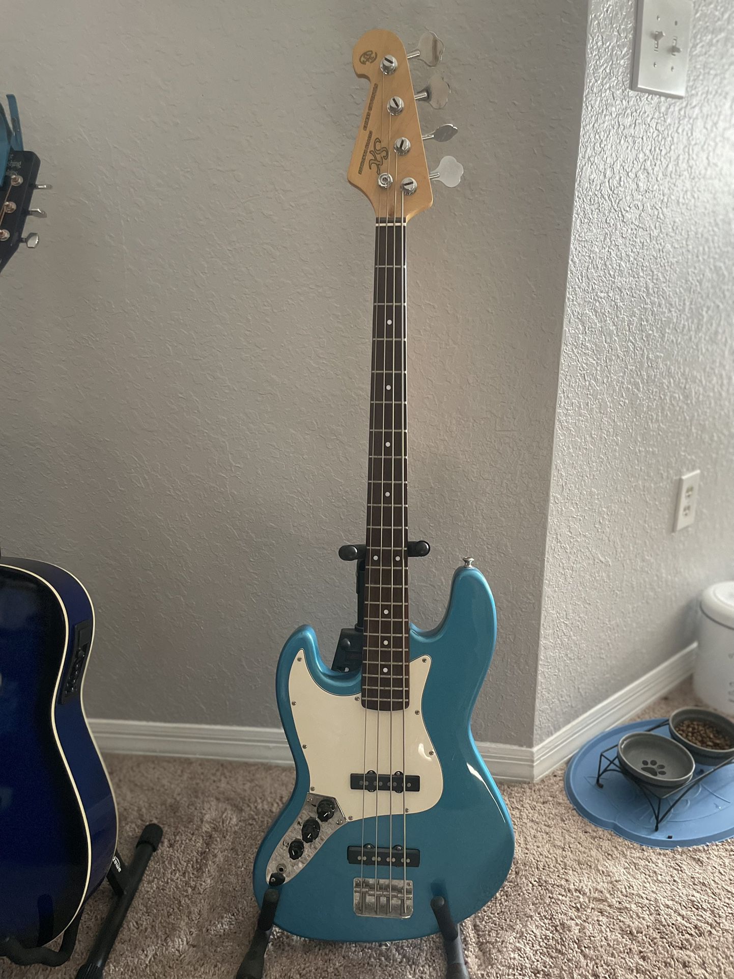 SX BG2K LEFT HANDED BASS GUITAR WITH STAND
