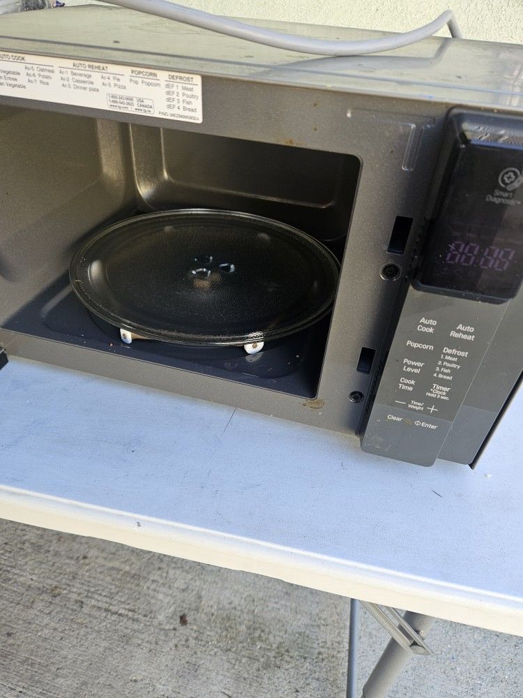LG Smart Inverter Microwave $60 