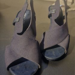 AEROSOLES Navy Blue Heels Sz6.5