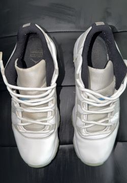 Jordan 11’s Legend Blue size 13