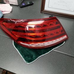 GENUINE MERCEDES Taillight (contact info removed) / A(contact info removed)