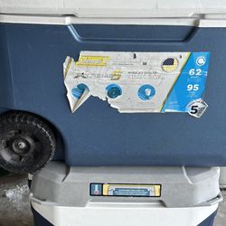 Igloo Maxcold Latitude Cooler& Coleman Classic Series Insulated Portable Rolling Cooler