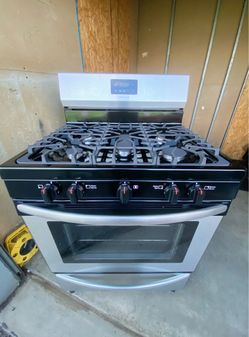 Frigidaire gas stove 5 burners stainless st   30”