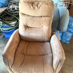 SUEDE RECLINER 