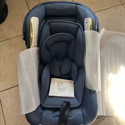 Britax Cypress Infant Car Seat, Rear Facing Car Seat with Alpine Base Ponte Arctic