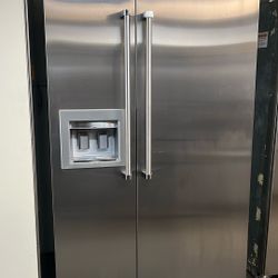 VIKING 48”WIDE BUILT IN SIDE BY SIDE REFRIGERATOR 