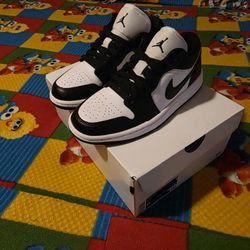 Air Jordan 1 Low Women's Shoes (Size 6)