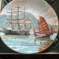 NWT Collectable Edition designer Plate 