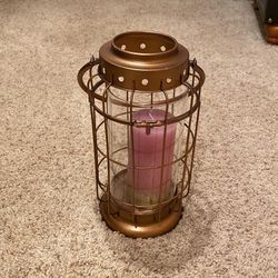 Decorative candleholder