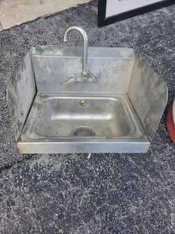 Hand sink