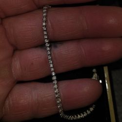 14k white gold 4 prong .02- 91 count diamond bracelet 