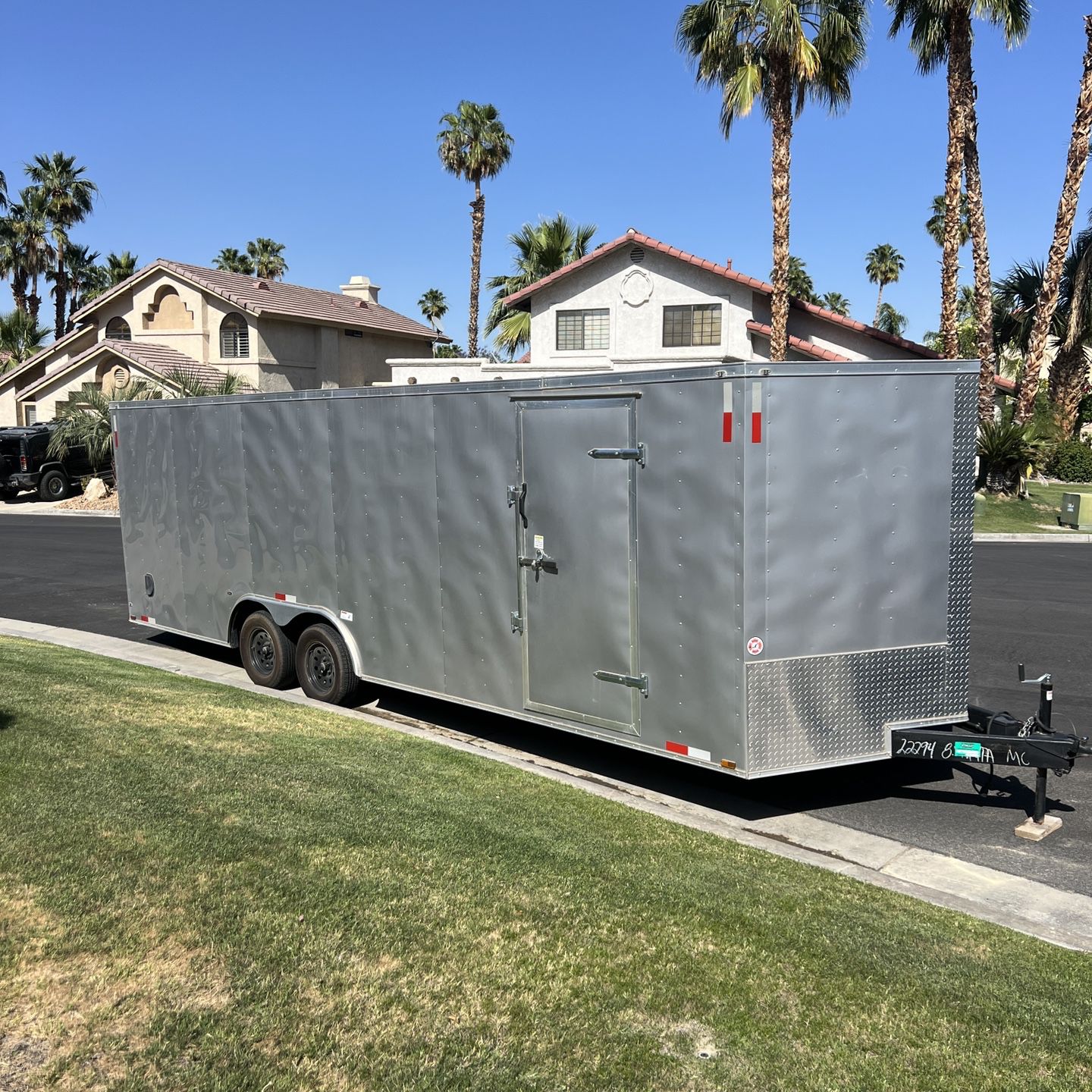 2022 Quality Trailers 24ft vnose enclosed 
