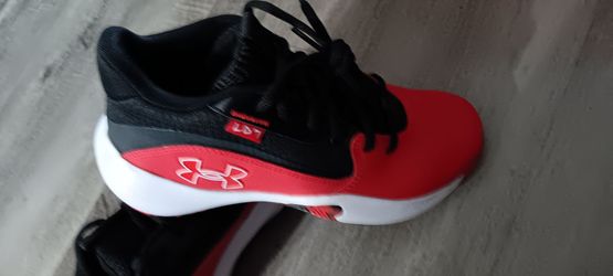 Under Armour sneakers. Size 4.5Y