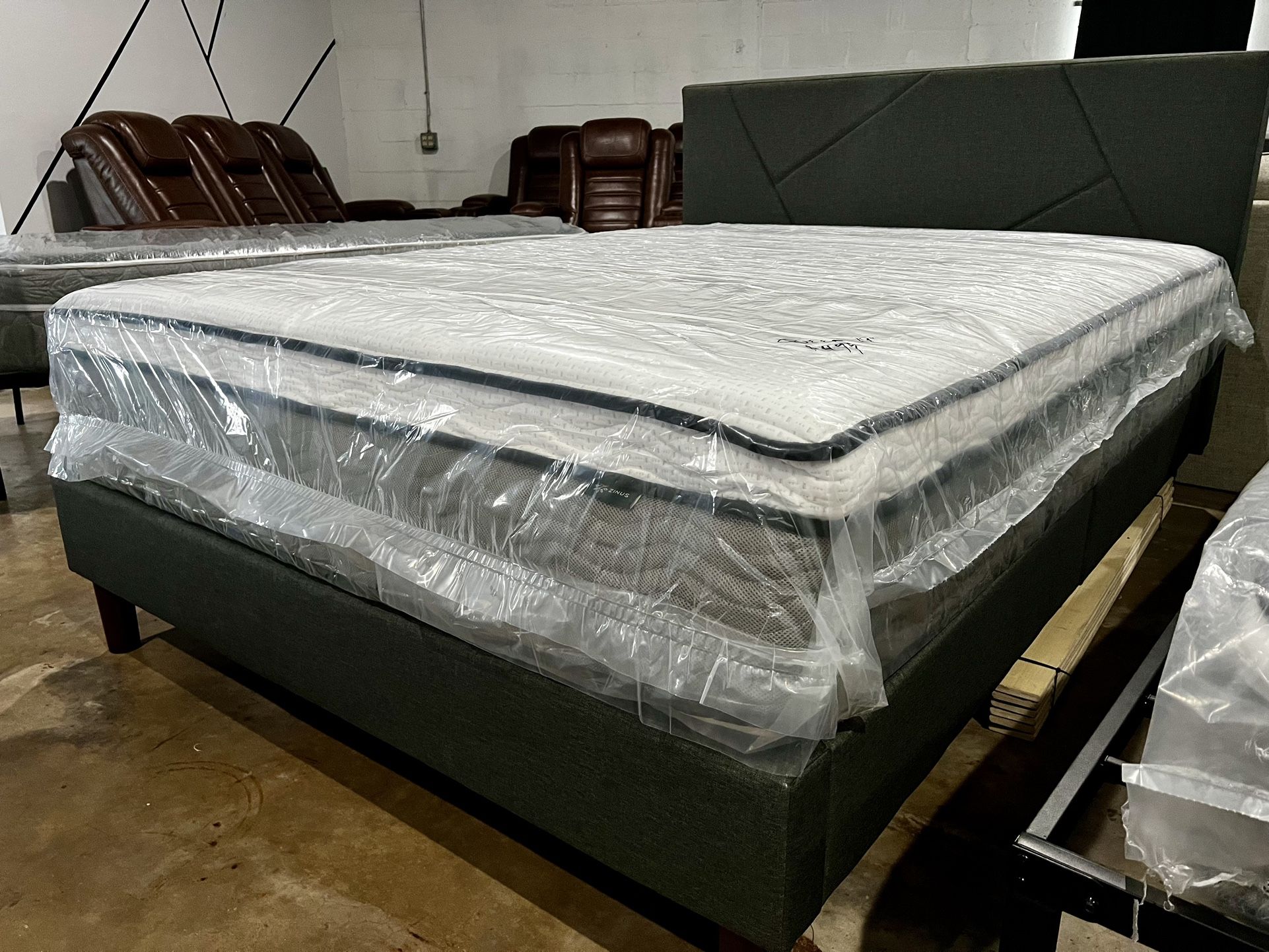Extra Firm Queen Mattress Only Few Left In The Warehouse. Perfect For Side Sleepers And Morning Backache