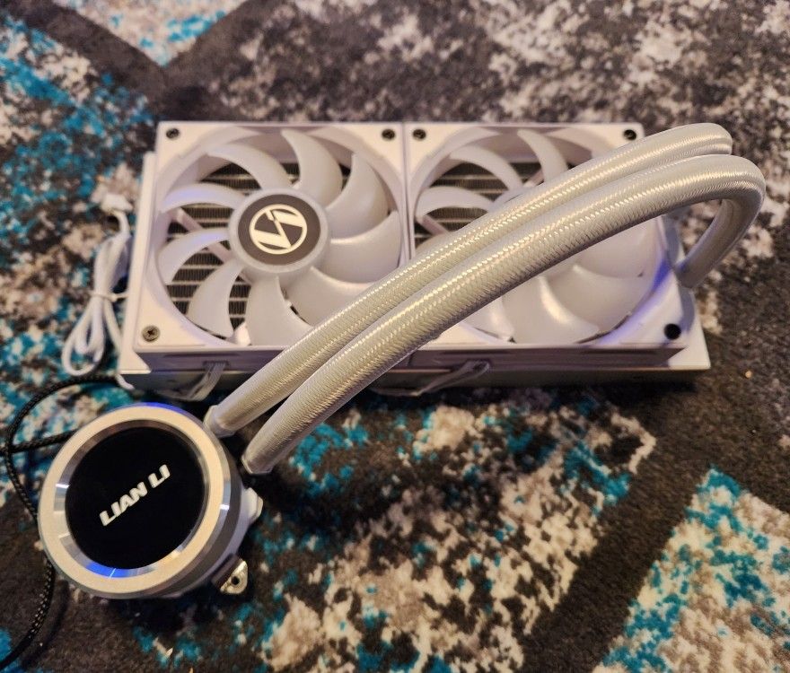 240mm Lian Li Liquid CPU Cooler