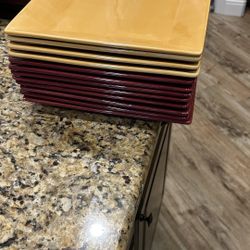 Modern Square Dinner Plates – 12 Piece Set – Excellent Condition
