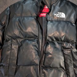 N*rthF*ce S*preme Puffer 